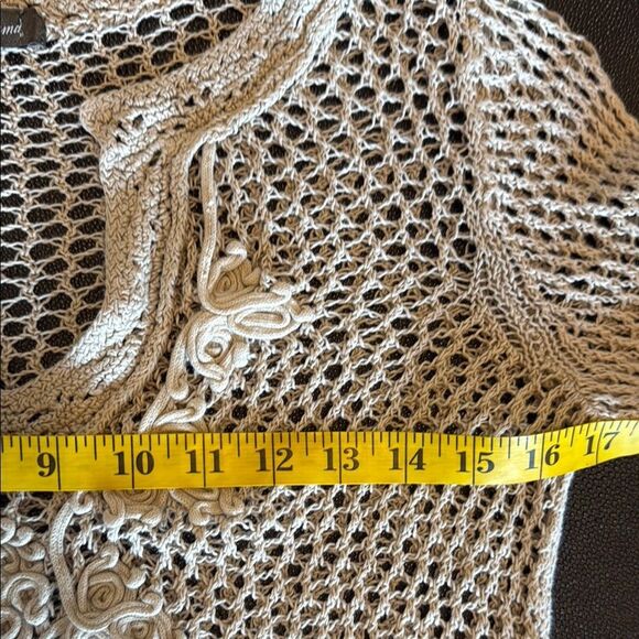 Tommy Bahama Tan Crochet Knit Blouse size small - Picture 7 of 9